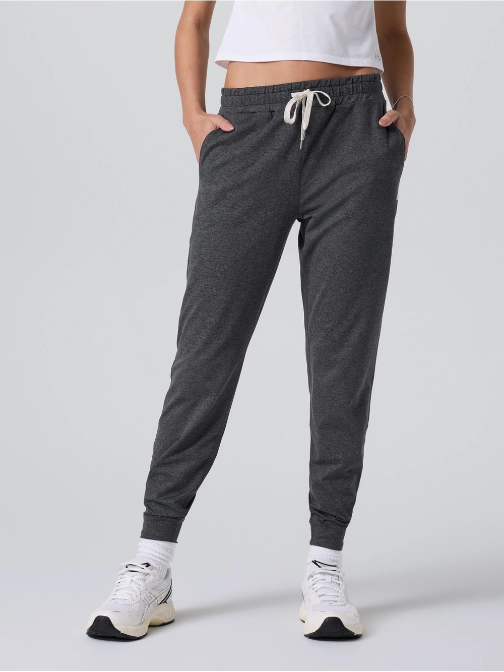 Vuori Women’s Charcoal Gray Drawstring Performance Joggers | Size L